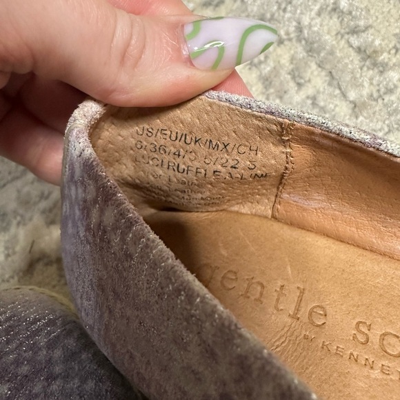 Gentle Souls by Kenneth Cole Women's Luci Ruffle A-line Peep Toe Wedge Sandals - Picture 8 of 11